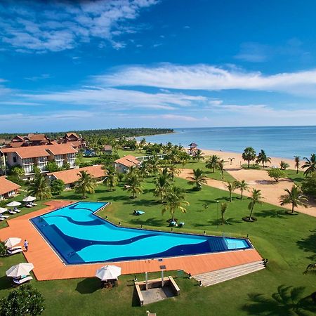 The Calm Resort & Spa Passikudah Exterior foto