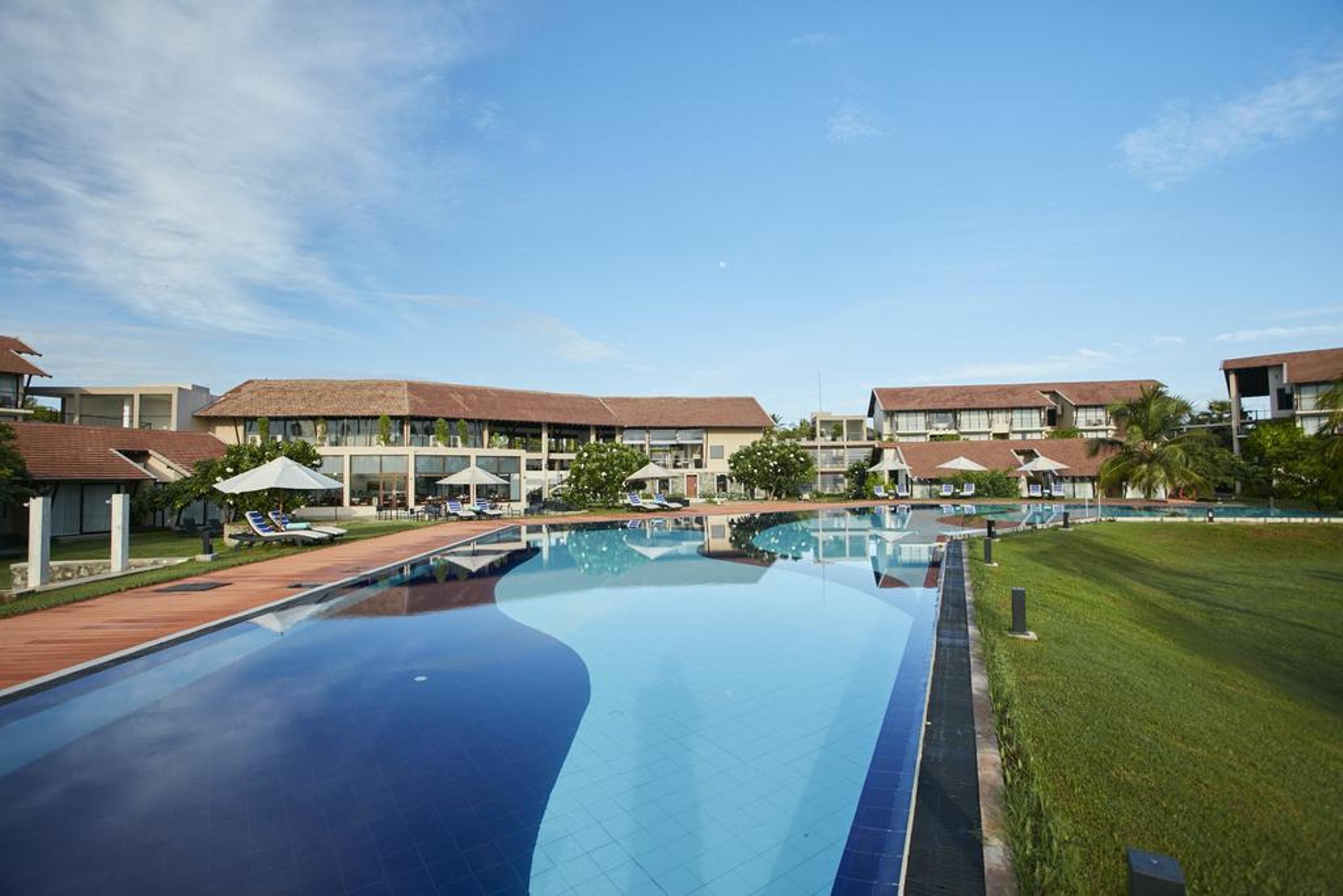 The Calm Resort & Spa Passikudah Exterior foto