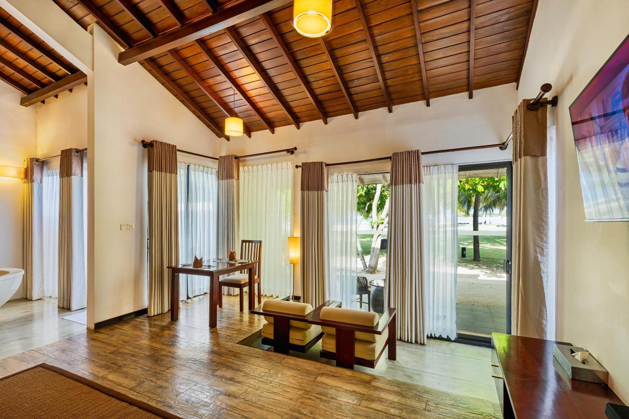 The Calm Resort & Spa Passikudah Exterior foto
