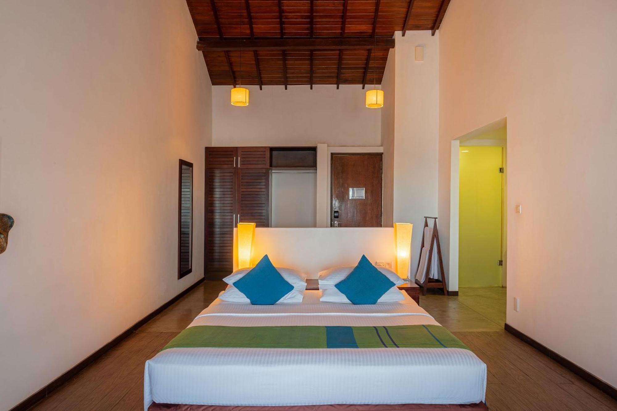 The Calm Resort & Spa Passikudah Quarto foto