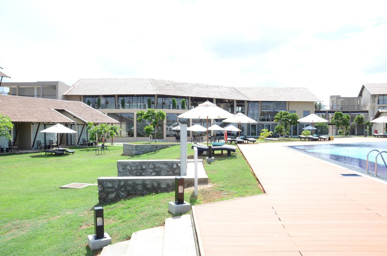 The Calm Resort & Spa Passikudah Exterior foto