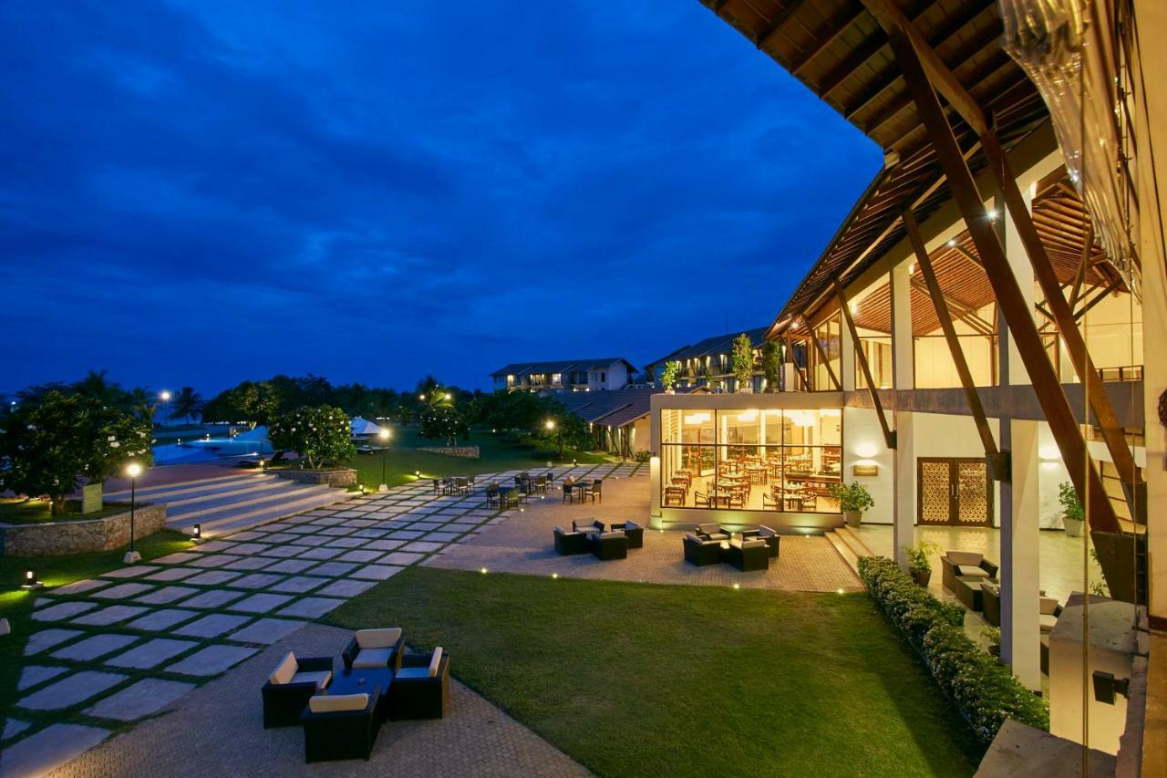 The Calm Resort & Spa Passikudah Exterior foto